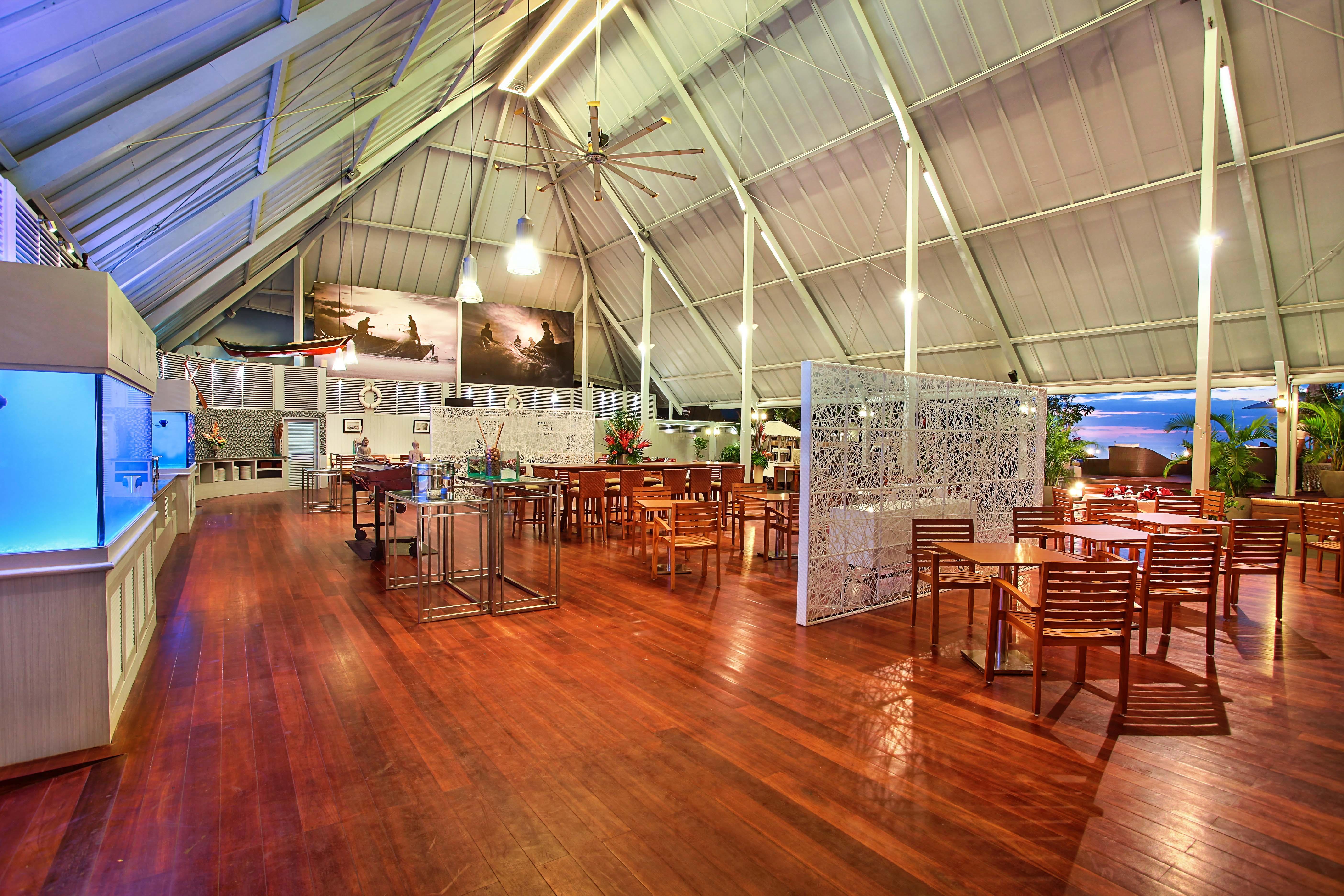 The Kuta Beach Heritage Hotel - Managed By Accor Exterior foto The interior of the restaurant