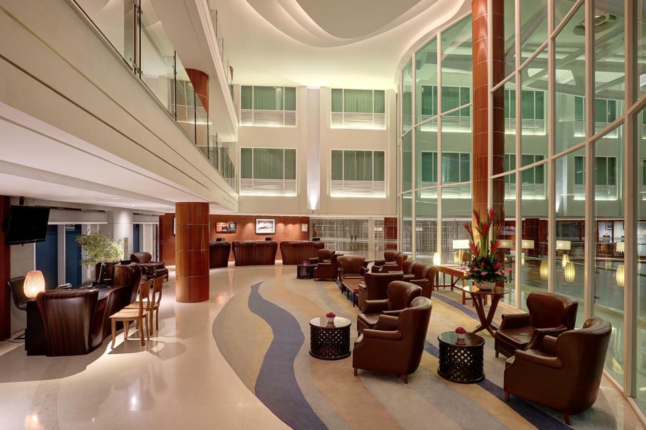 The Kuta Beach Heritage Hotel - Managed By Accor Exterior foto Lobby